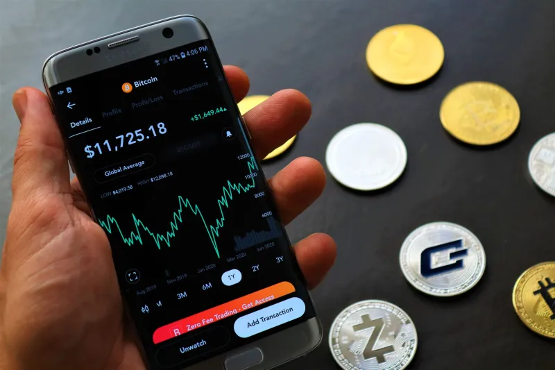 Your Emergency Fund Deserves Better: Stablecoins vs. High-Yield Savings Accounts Compared